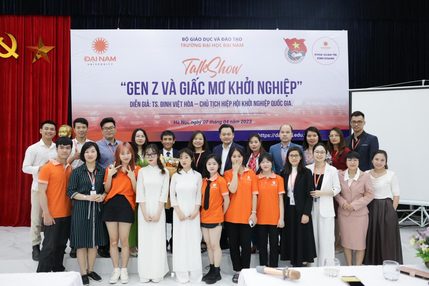 Những sinh viên giỏi, có kỹ năng và thái độ làm việc chuyên nghiệp có cơ hội được doanh nghiệp tuyển dụng ngay trong thời gian thực tập với mức thu nhập cao